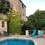 Kastel *