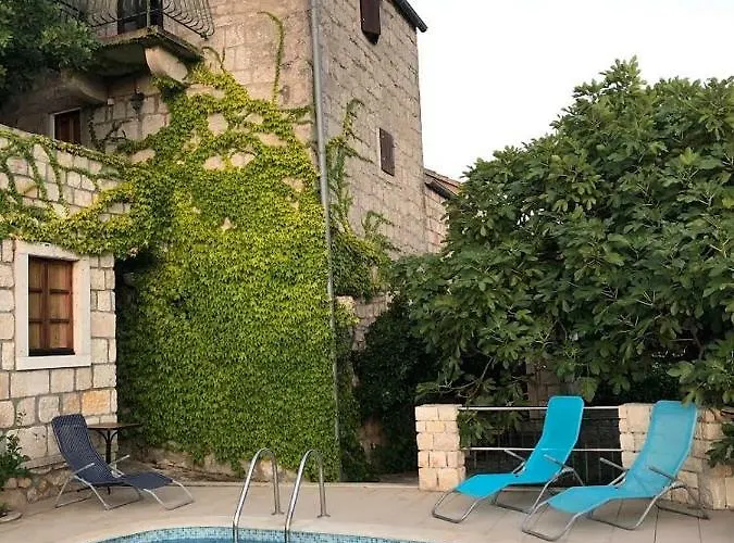Kastel *